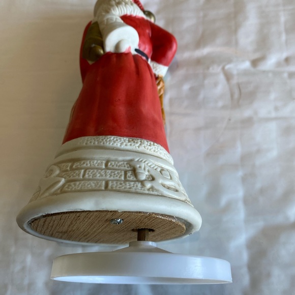 Vintage Porcelain Santa Music Box - Picture 4 of 4